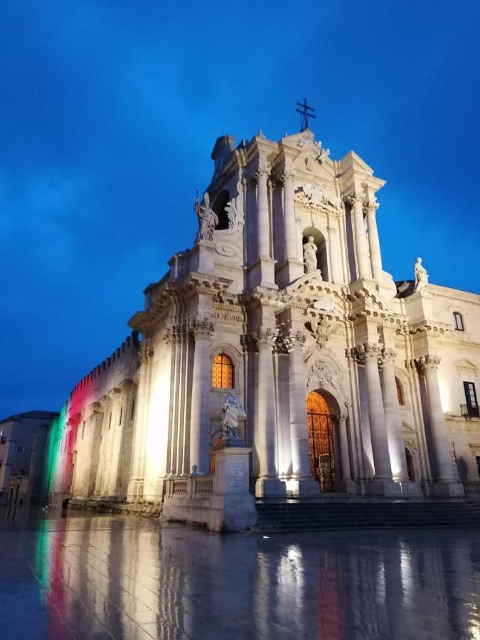 Апартаменты Il Conte Di Cavour Сиракузы Экстерьер фото