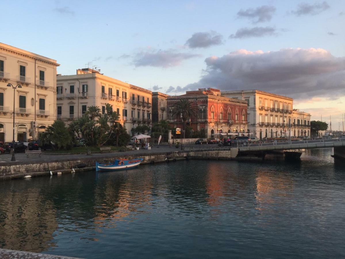 Апартаменты Il Conte Di Cavour Сиракузы Экстерьер фото